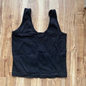 Black workout tank